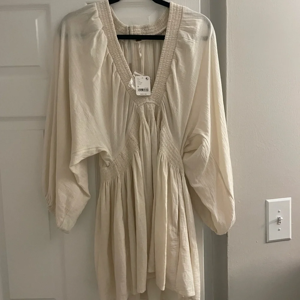 Chic Ivory V-Neck Dress - Picture 3 of 4